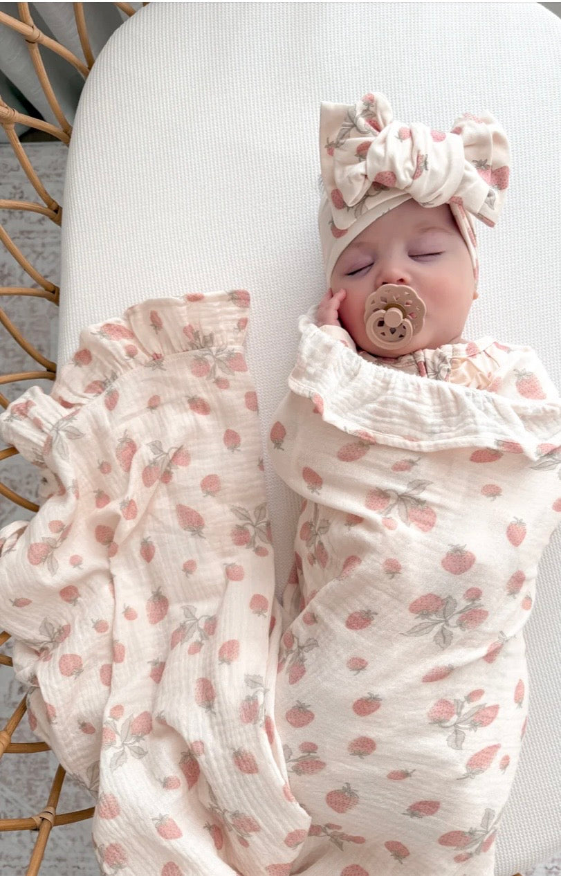 Frill Muslin Blanket | Strawberries