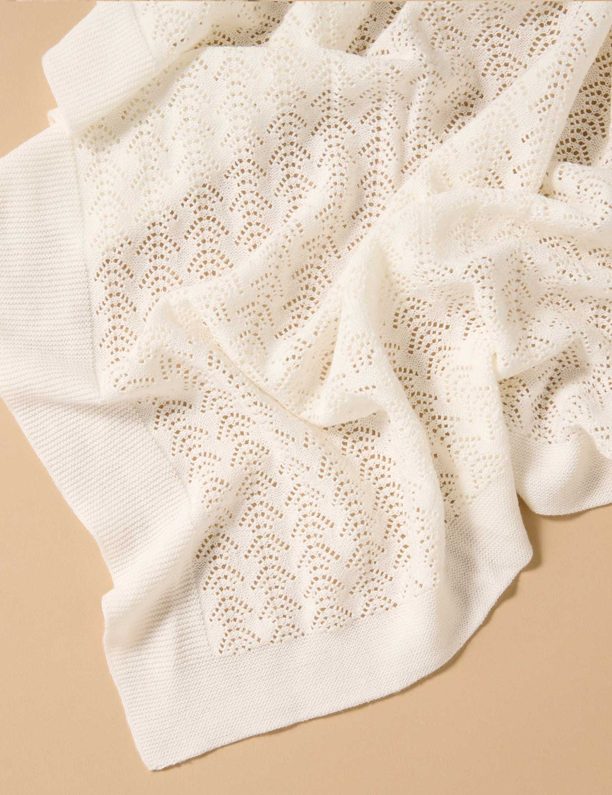 Heirloom Eyelet Blanket l Vanilla