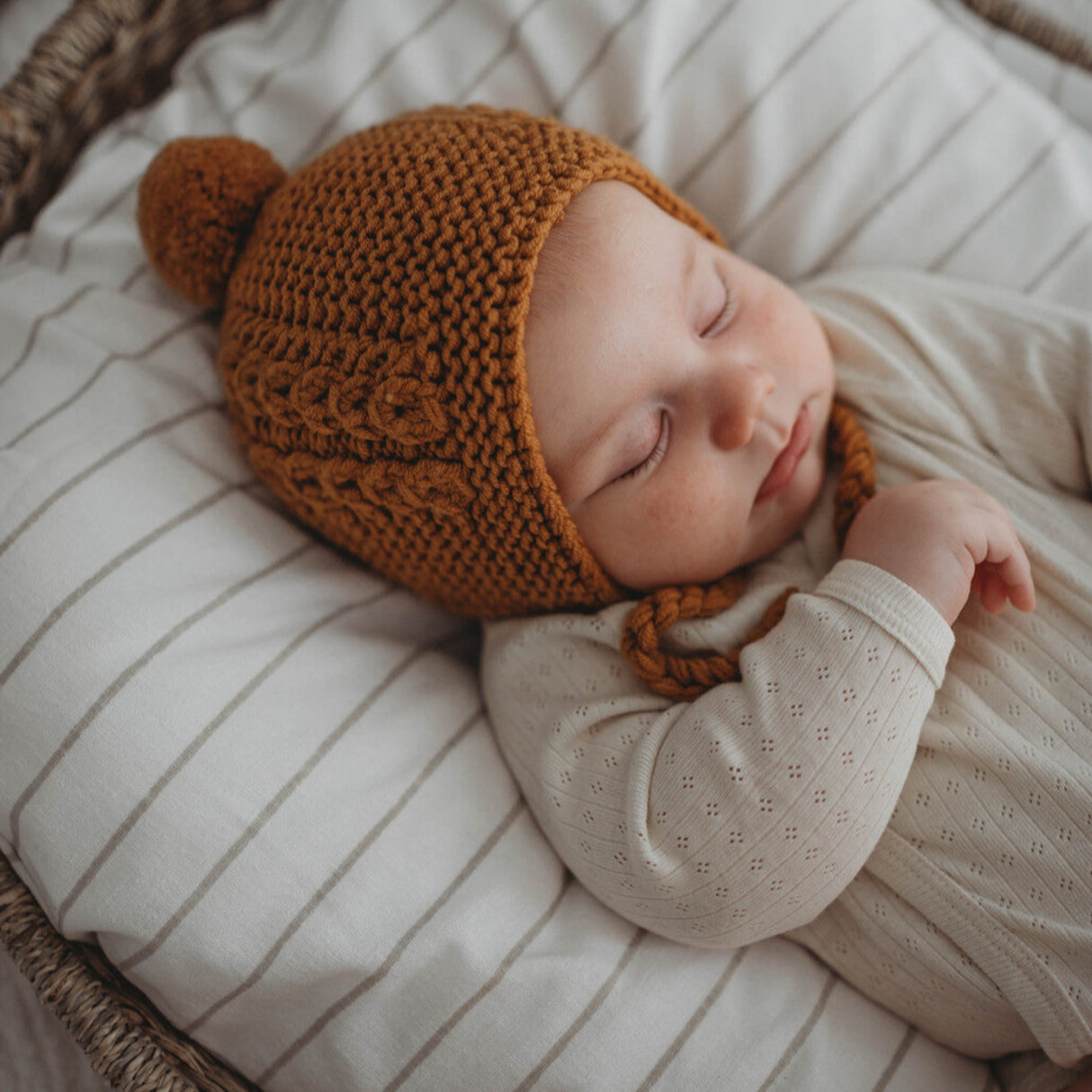Merino Wool Bonnet & Booties Set | Bronze