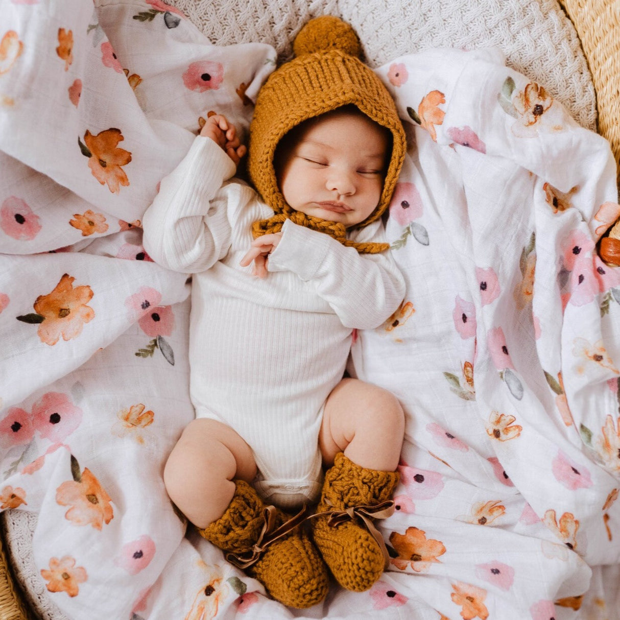 Merino Wool Bonnet & Booties Set | Bronze