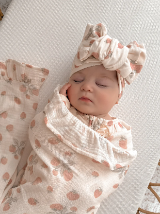 Frill Muslin Blanket | Strawberries