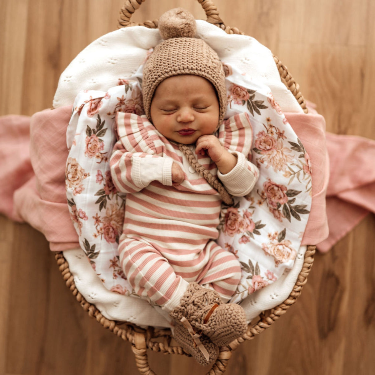 Merino Wool Bonnet & Booties | Fawn